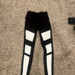ALO Yoga Black Leggings